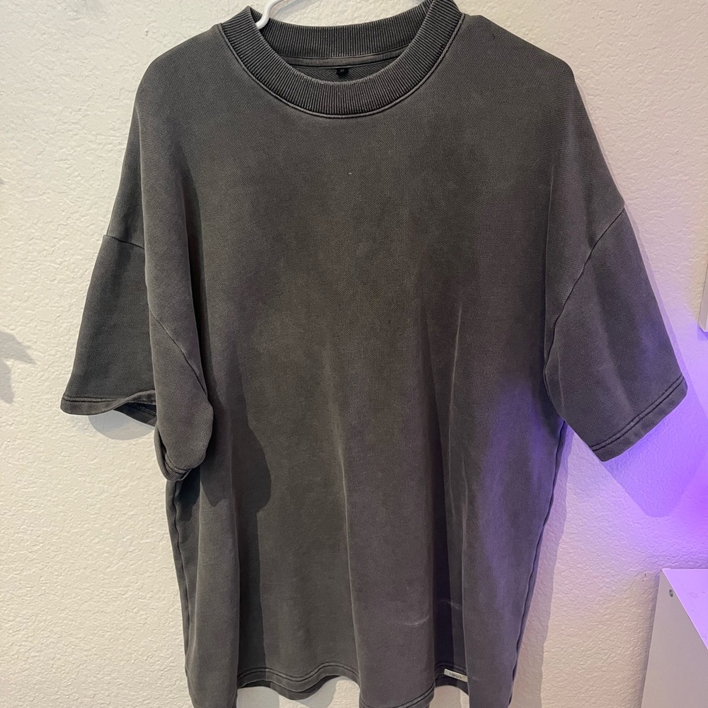 Oversized Gray Tee. NEVER WORN!—>M